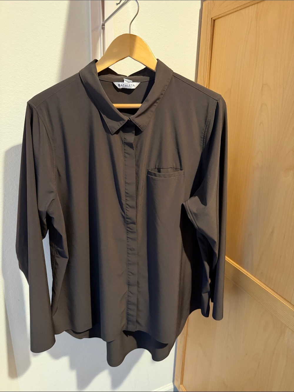 Athleta Brown Long-Sleeve Button-Down Women's Shirt